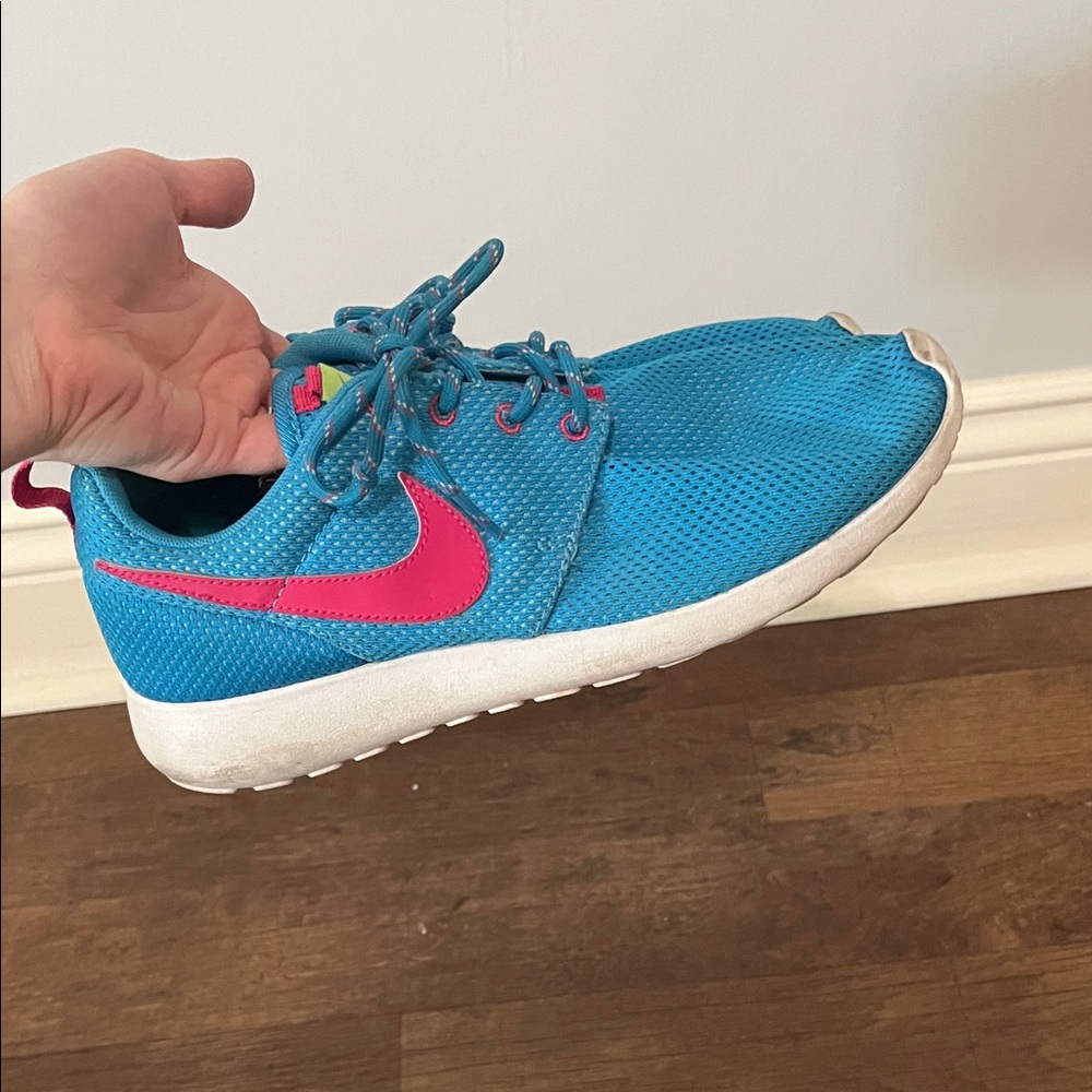 Nike Kids Sneakers in Blue and Pink